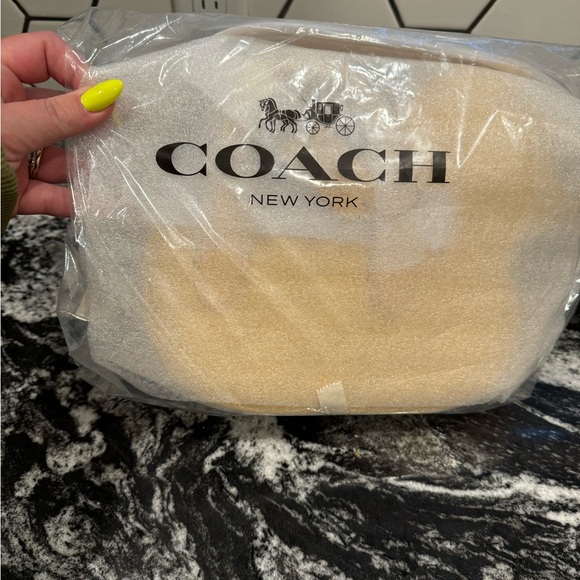 Coach Duck Bag With Quilting - Picture 7 of 9